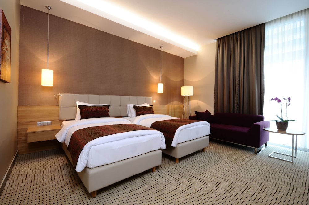 Ramada by Wyndham Podgorica - zdjęcie 4