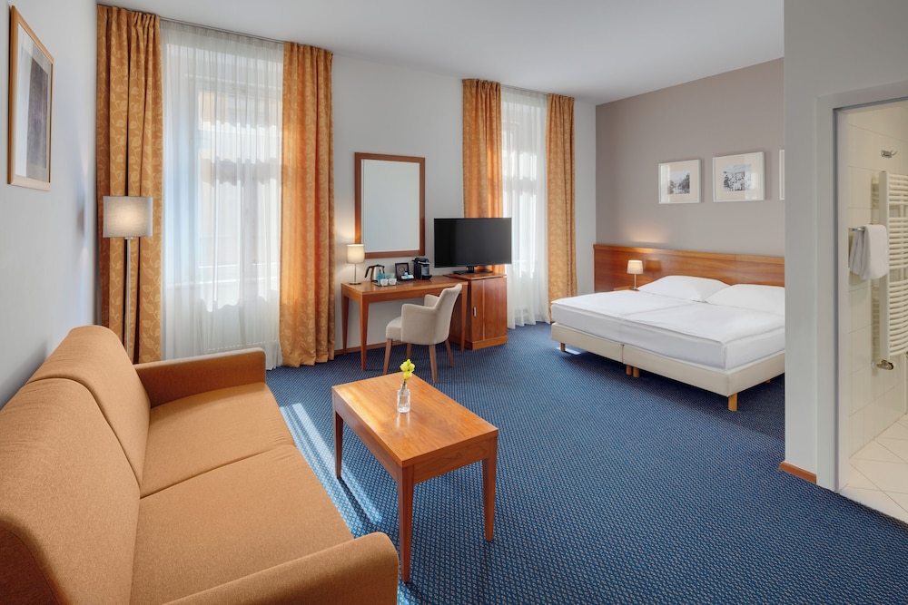 Hotel Carol — Hotel rooms in Prague, Prague