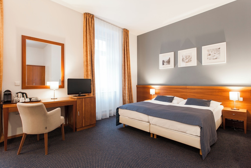 Hotel Carol — Hotel rooms in Prague, Prague