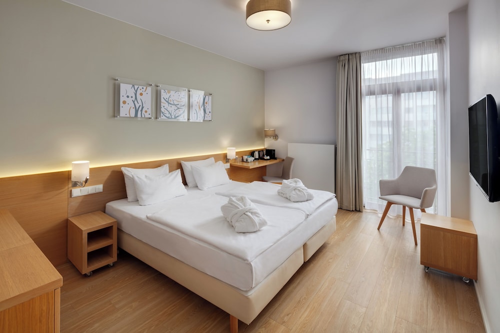 Hotel Carol — Hotel rooms in Prague, Prague