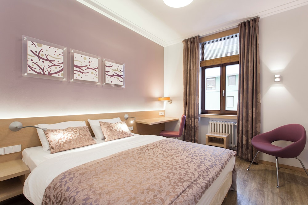 Hotel Carol — Hotel rooms in Prague, Prague