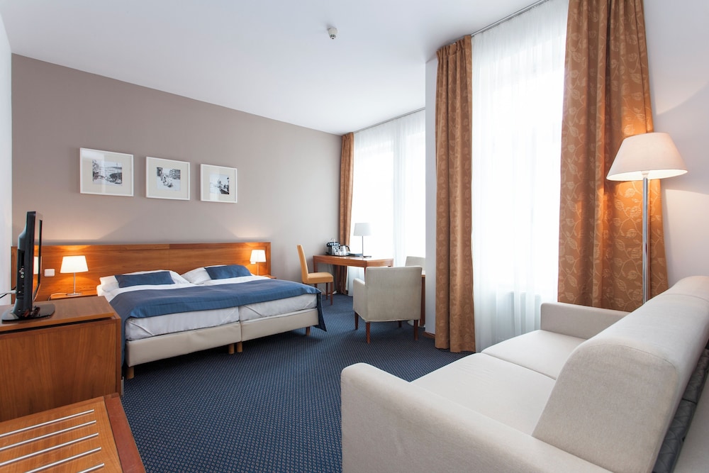 Hotel Carol — Hotel rooms in Prague, Prague