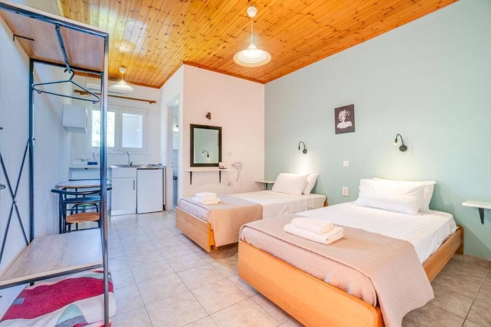 Saint Peter Bay Aparthotel by Konnect — Hotel rooms in Lefkimmi (Corfu), Ionian Islands