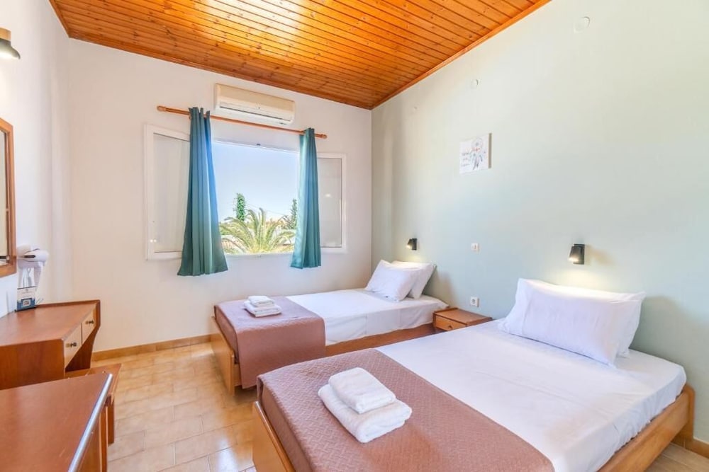 Saint Peter Bay Aparthotel by Konnect — Hotel rooms in Lefkimmi (Corfu), Ionian Islands