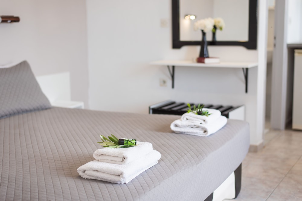 Saint Peter Bay Aparthotel by Konnect — Hotel rooms in Lefkimmi (Corfu), Ionian Islands