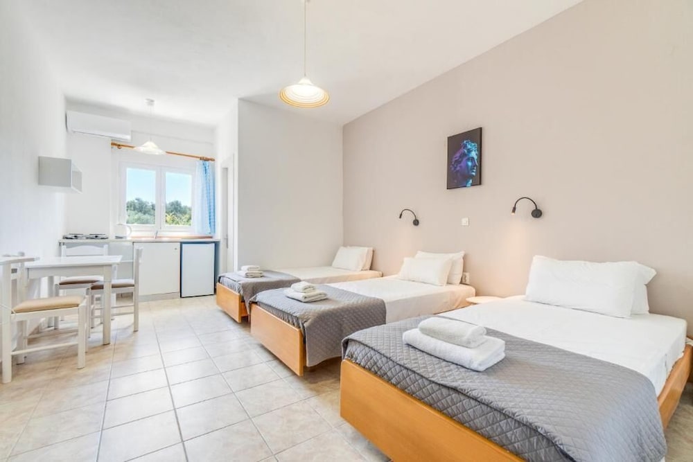 Saint Peter Bay Aparthotel by Konnect — Hotel rooms in Lefkimmi (Corfu), Ionian Islands