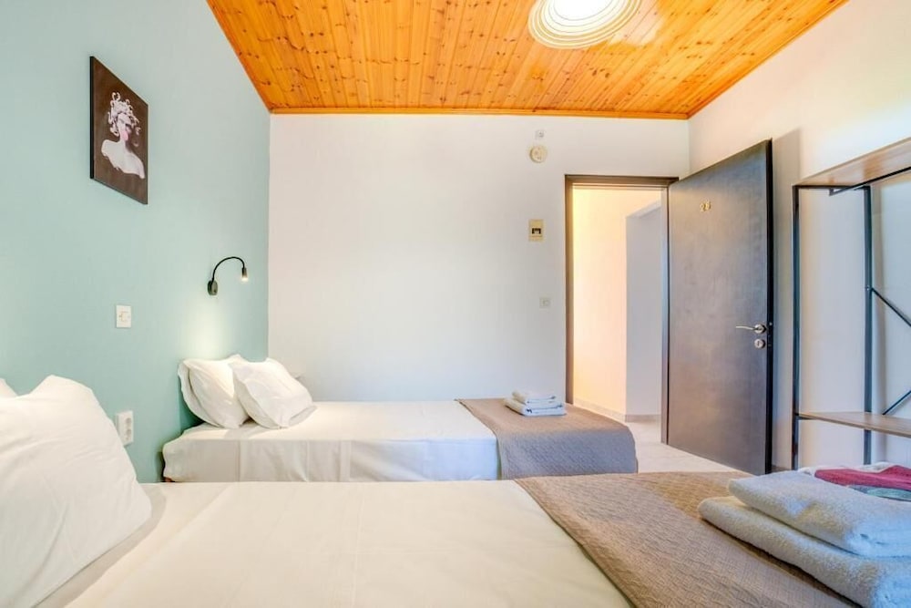 Saint Peter Bay Aparthotel by Konnect — Hotel rooms in Lefkimmi (Corfu), Ionian Islands