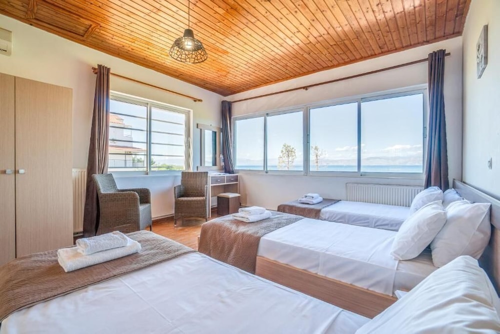 Saint Peter Bay Aparthotel by Konnect — Hotel rooms in Lefkimmi (Corfu), Ionian Islands