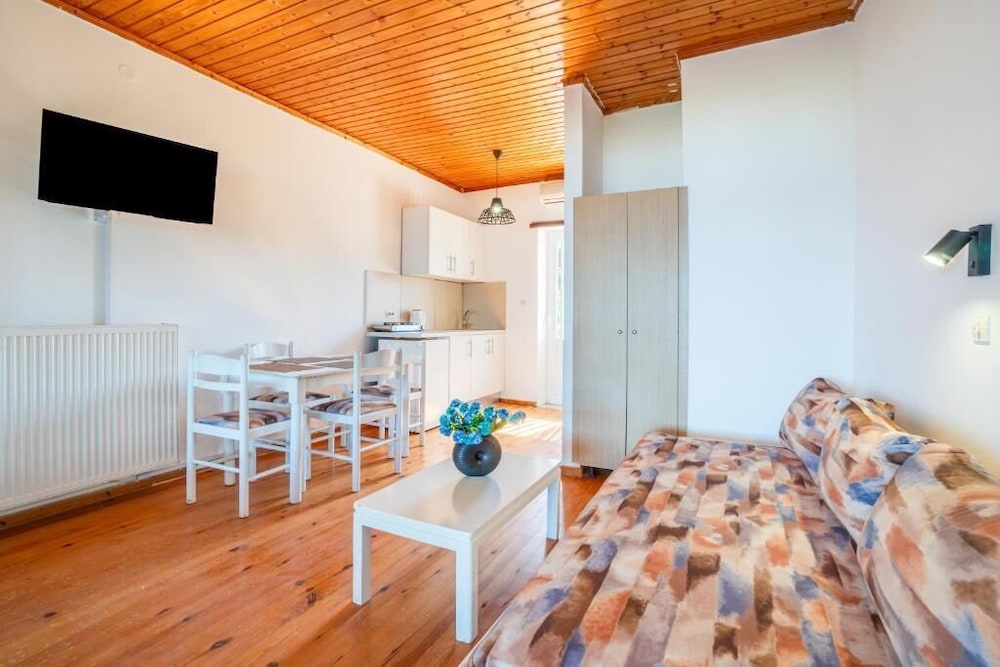 Saint Peter Bay Aparthotel by Konnect — Hotel rooms in Lefkimmi (Corfu), Ionian Islands
