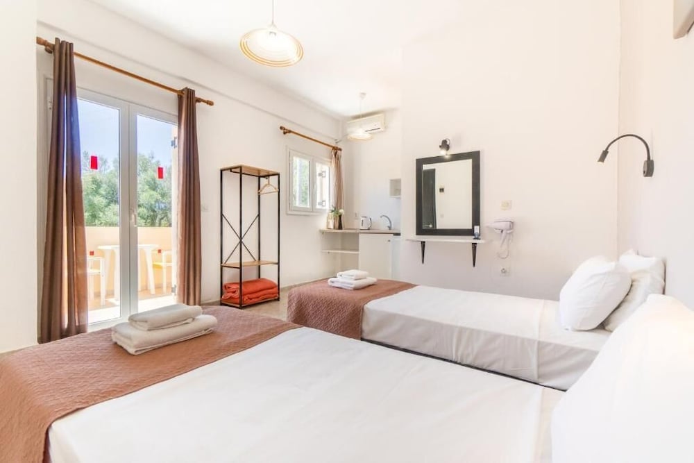 Saint Peter Bay Aparthotel by Konnect — Hotel rooms in Lefkimmi (Corfu), Ionian Islands