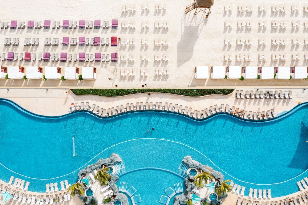 Hard Rock Hotel Cancun -  All Inclusive — Pool in Cancun, Quintana Roo