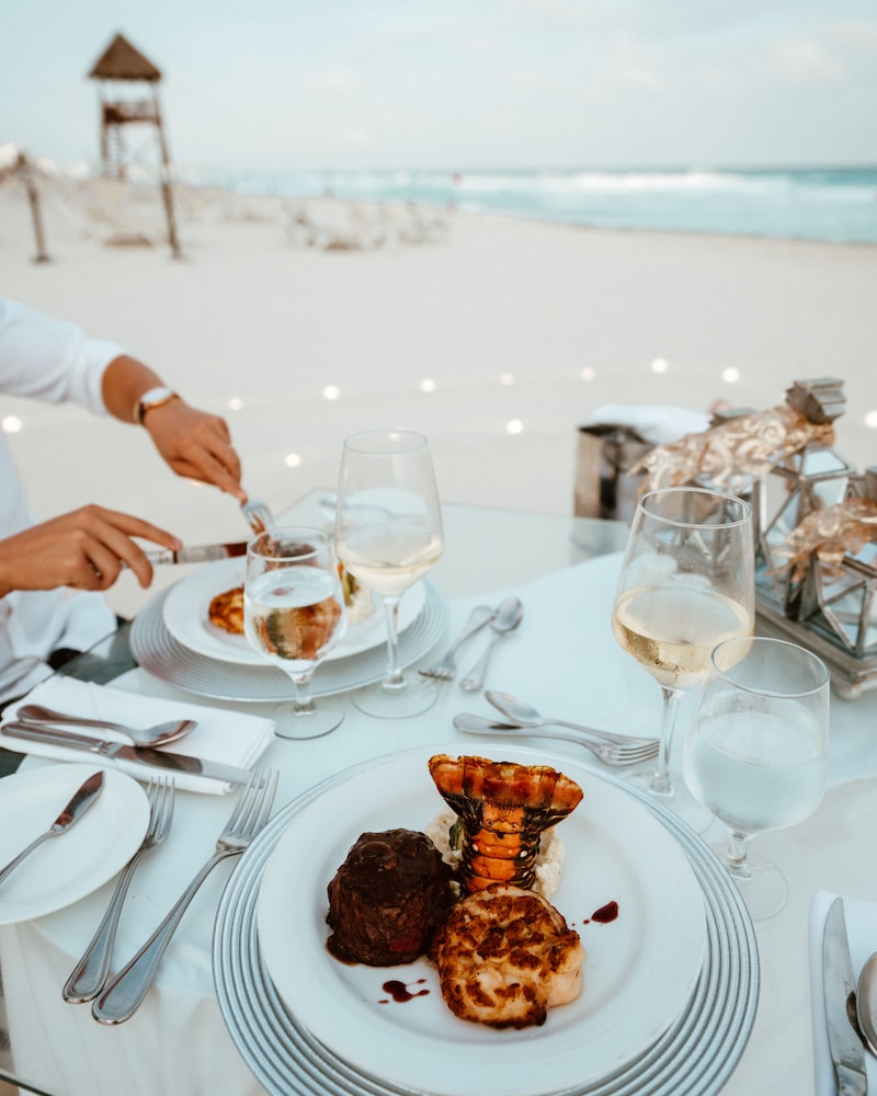 Hard Rock Hotel Cancun -  All Inclusive — Restaurant in Cancun, Quintana Roo