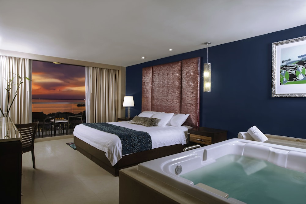 Hard Rock Hotel Cancun -  All Inclusive — Rooms in Cancun, Quintana Roo