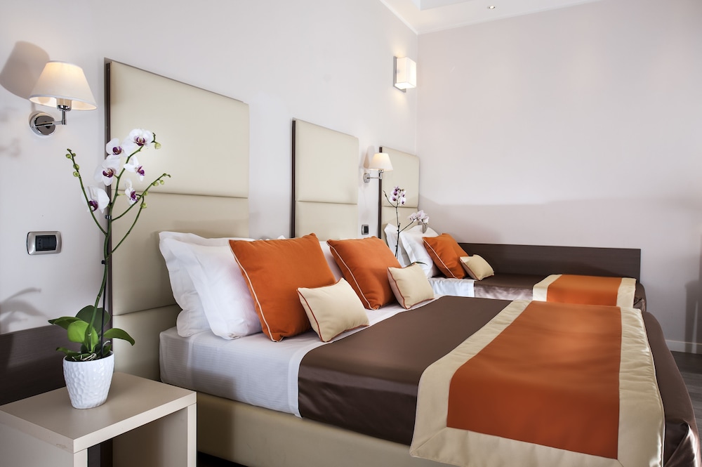 Demetra Hotel — Hotel rooms in Rome, Lazio