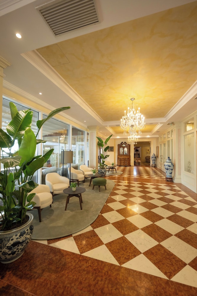 Grand Hotel Liberty — Hotel building in Riva del Garda, Trentino-Alto Adige