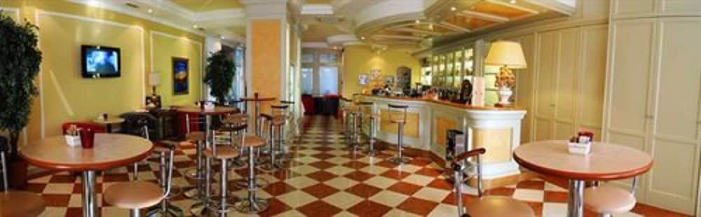 Grand Hotel Liberty — Restaurant & bars in Riva del Garda, Trentino-Alto Adige
