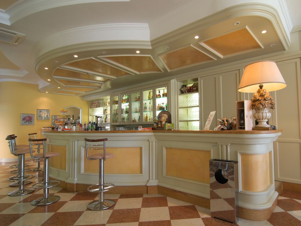 Grand Hotel Liberty — Restaurant & bars in Riva del Garda, Trentino-Alto Adige
