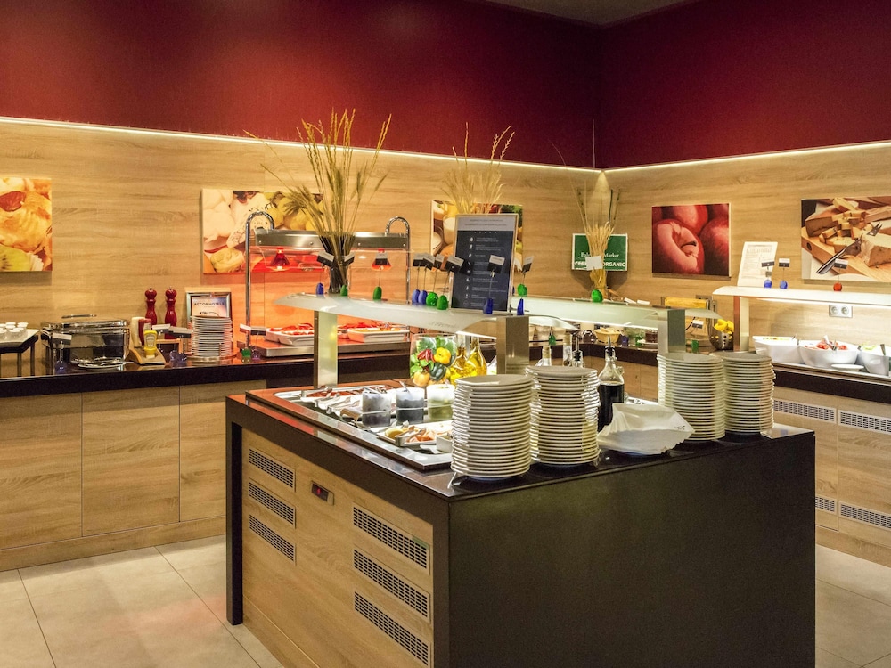 Novotel Sofia — Restaurant & bars in Sofia, Sofia (province)
