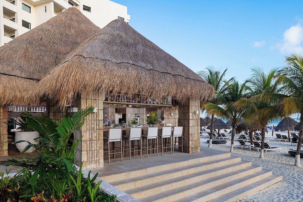 Meliá Casa Maya Cancún — Restaurant & bars in Cancun, Quintana Roo