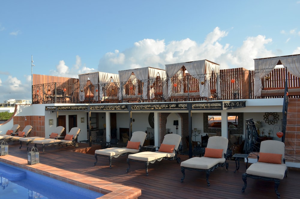 La Pasion Hotel Boutique by Bunik — Hotel building in Playa del Carmen, Quintana Roo