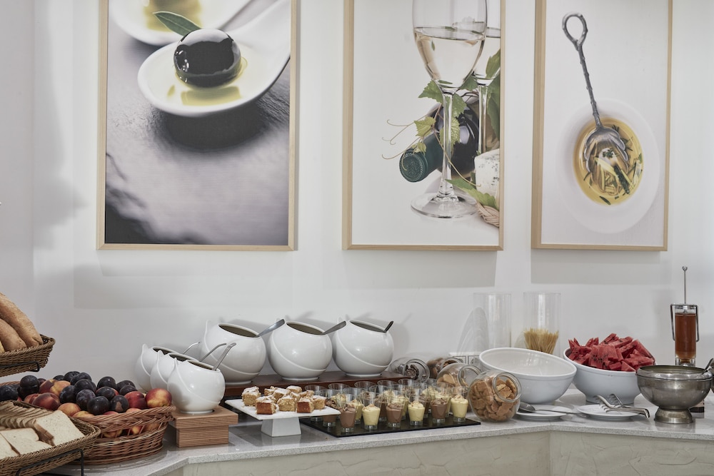 Costa Grand Resort & Spa — Restaurant & bars in Kamari, South Aegean