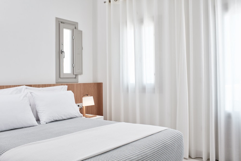 Costa Grand Resort & Spa — Hotel rooms in Kamari, South Aegean