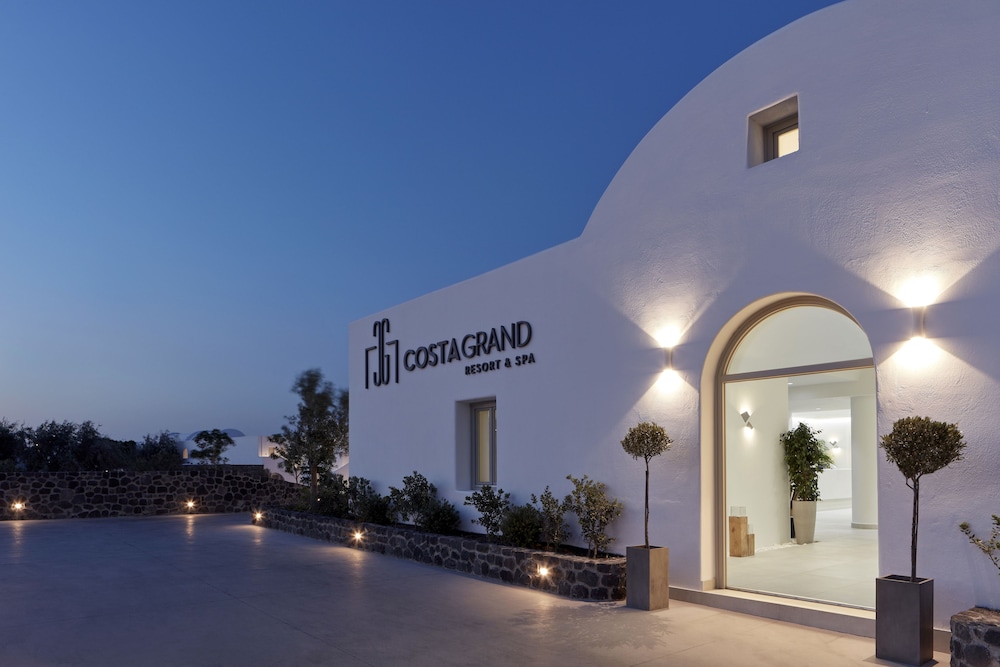 Costa Grand Resort & Spa — Hotel building in Kamari, South Aegean