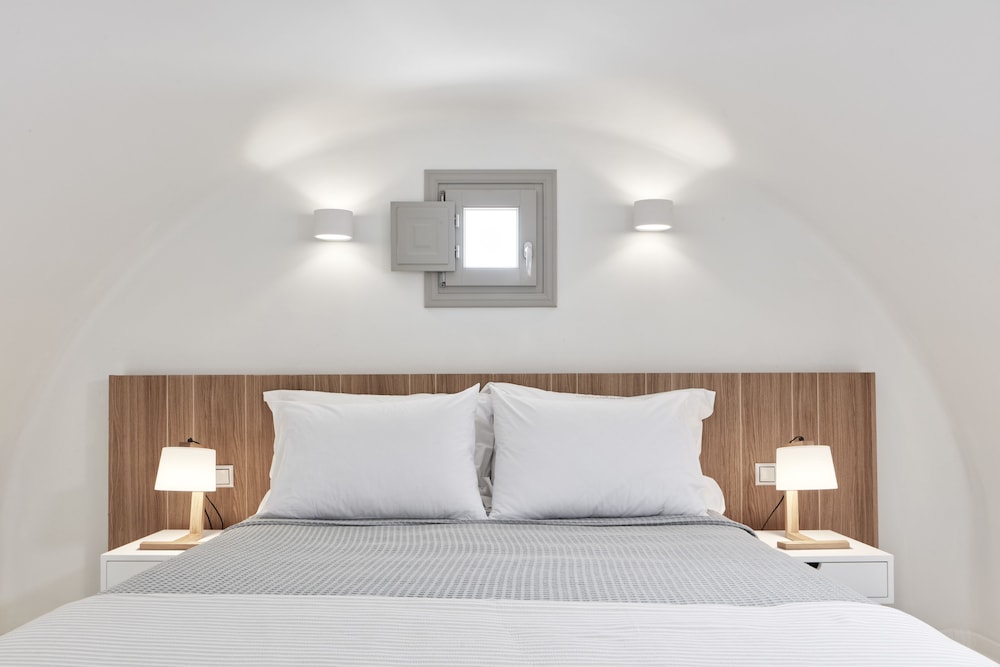 Costa Grand Resort & Spa — Hotel rooms in Kamari, South Aegean