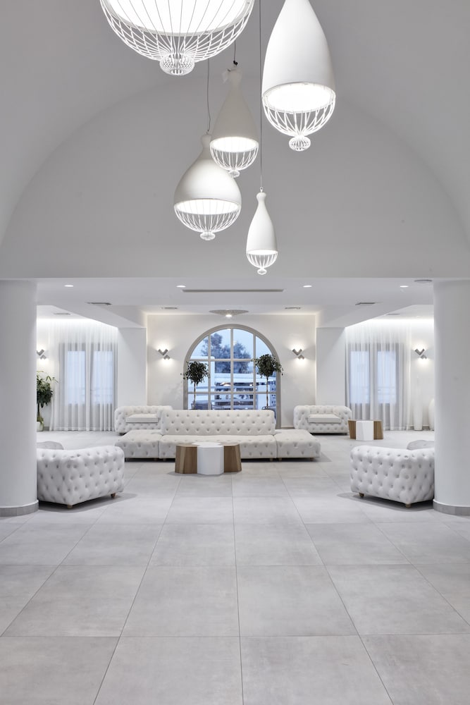 Costa Grand Resort & Spa — Hotel building in Kamari, South Aegean