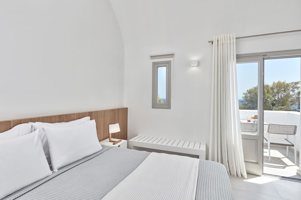 Costa Grand Resort & Spa — Hotel rooms in Kamari, South Aegean