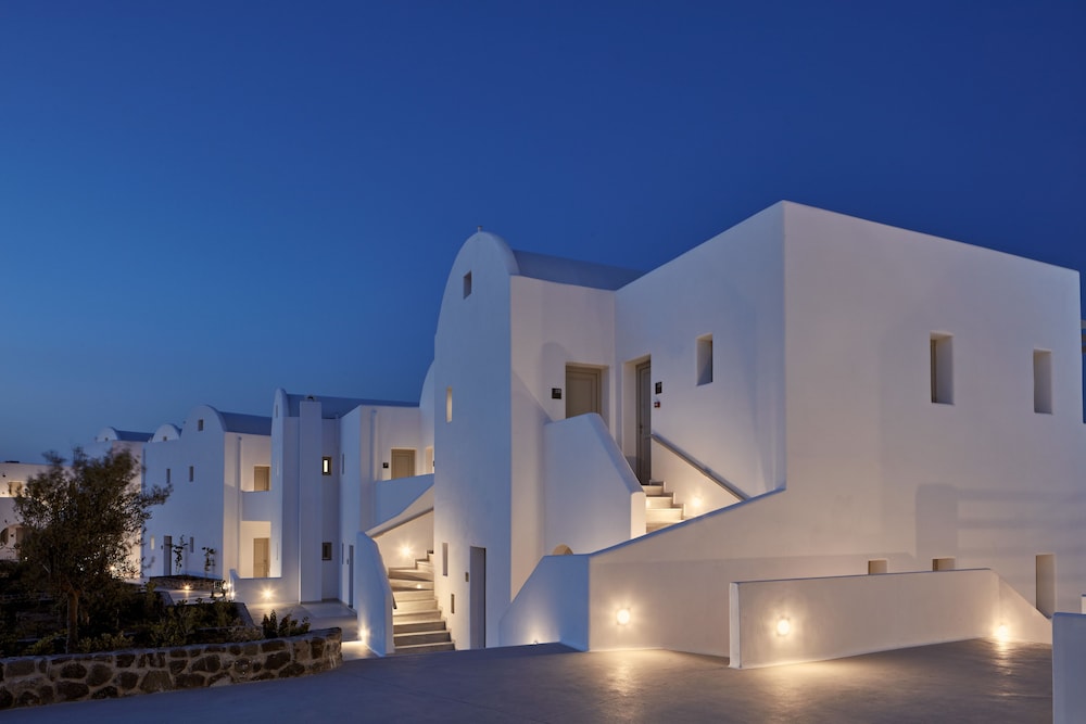 Costa Grand Resort & Spa — Hotel building in Kamari, South Aegean