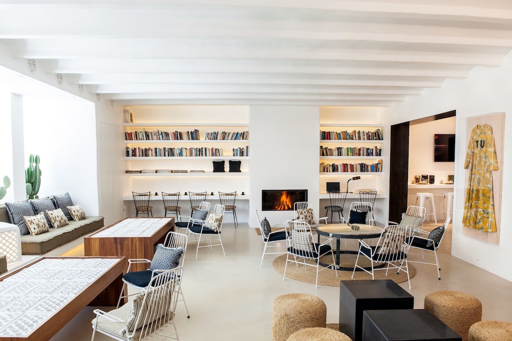 Hotel HM Balanguera — Restaurant & bars in Palma de Mallorca, Balearic Islands