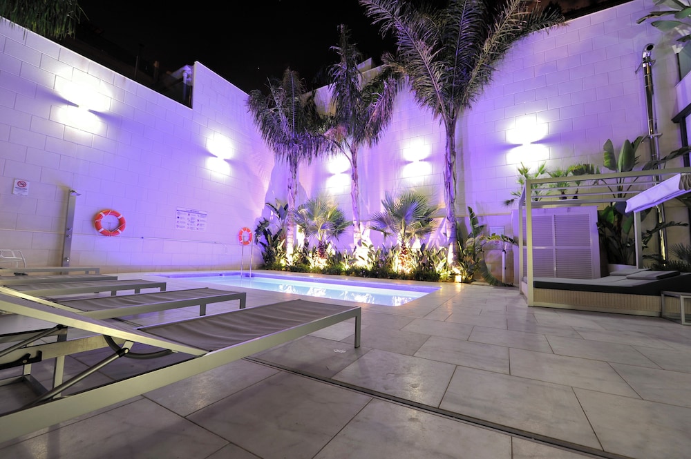 Hotel Indigo Barcelona - Plaza Catalunya by IHG — Swimming pool in Barcelona, Catalonia