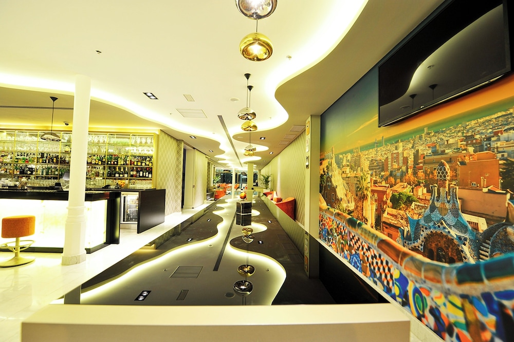 Hotel Indigo Barcelona - Plaza Catalunya by IHG — Restaurant & bars in Barcelona, Catalonia