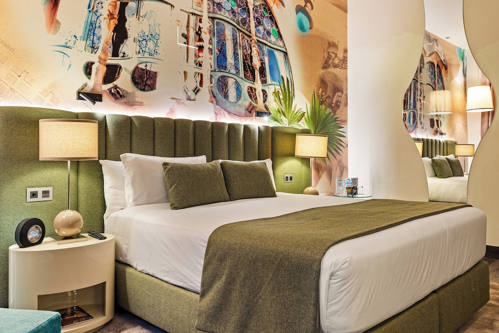 Hotel Indigo Barcelona - Plaza Catalunya by IHG — Hotel rooms in Barcelona, Catalonia