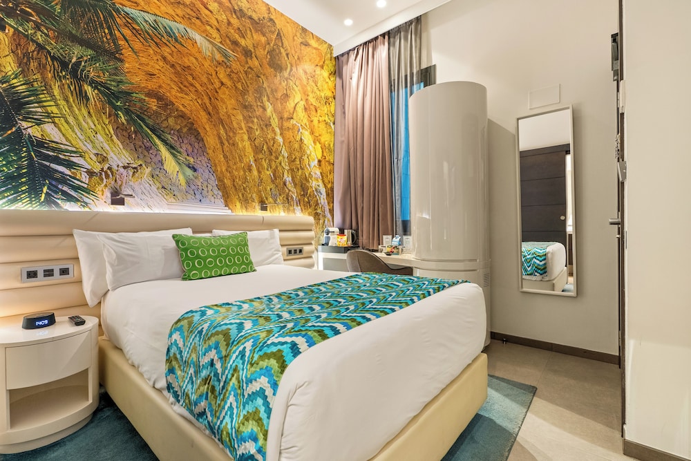 Hotel Indigo Barcelona - Plaza Catalunya by IHG — Hotel rooms in Barcelona, Catalonia