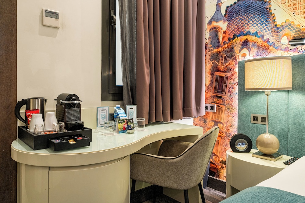 Hotel Indigo Barcelona - Plaza Catalunya by IHG — Hotel rooms in Barcelona, Catalonia