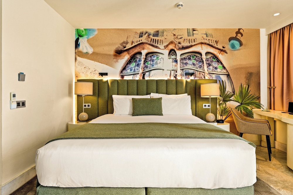 Hotel Indigo Barcelona - Plaza Catalunya by IHG — Hotel rooms in Barcelona, Catalonia