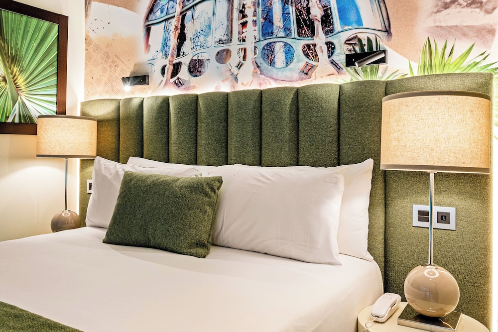 Hotel Indigo Barcelona - Plaza Catalunya by IHG — Hotel rooms in Barcelona, Catalonia