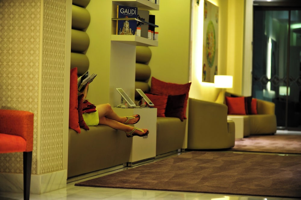 Hotel Indigo Barcelona - Plaza Catalunya by IHG — Hotel building in Barcelona, Catalonia