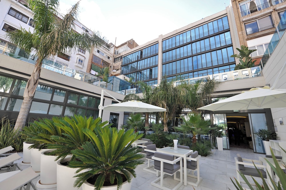 Hotel Indigo Barcelona - Plaza Catalunya by IHG — Hotel building in Barcelona, Catalonia