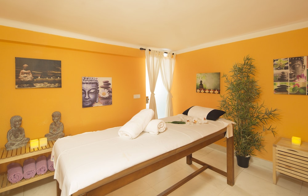 Hotel JS Sol de Can Picafort - Adults Only — Hotel rooms in Can Picafort, Balearic Islands