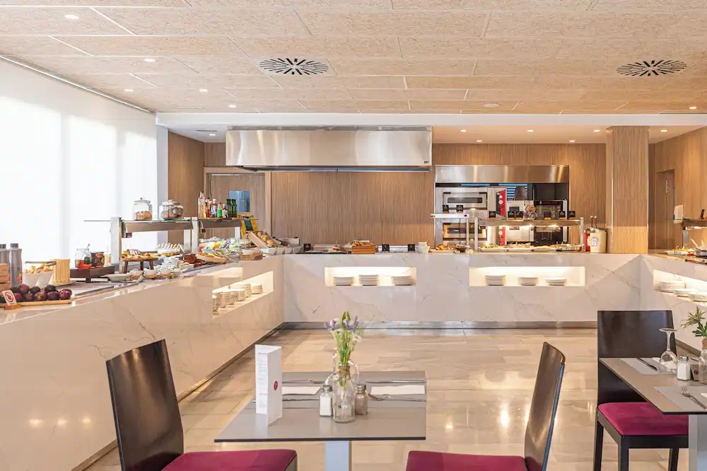 Hotel JS Sol de Can Picafort - Adults Only — Restaurant & bars in Can Picafort, Balearic Islands