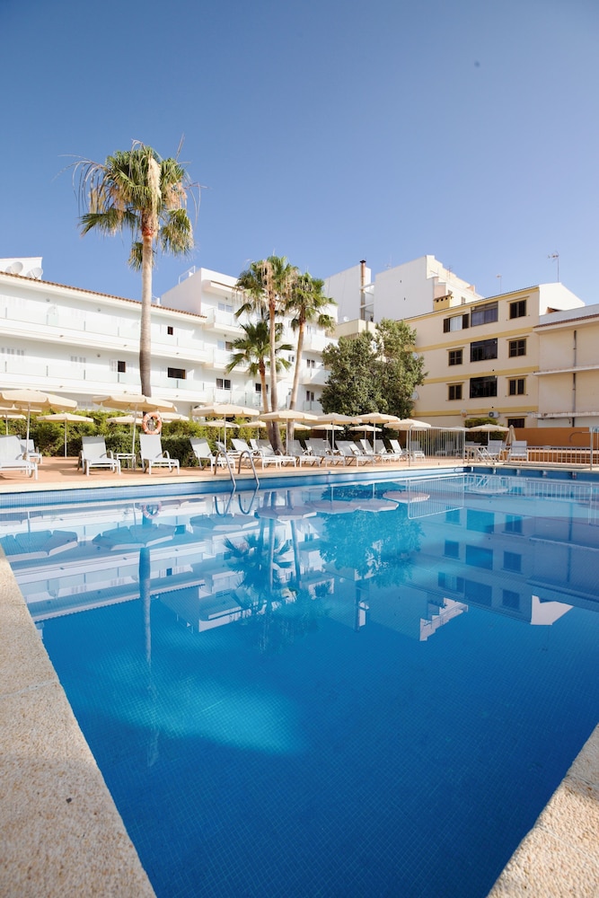 Hotel JS Sol de Can Picafort - Adults Only — Swimming pool in Can Picafort, Balearic Islands