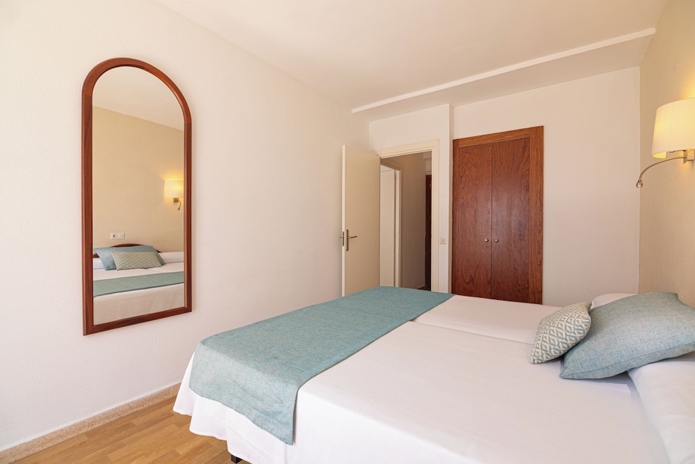 Hotel JS Sol de Can Picafort - Adults Only — Hotel rooms in Can Picafort, Balearic Islands