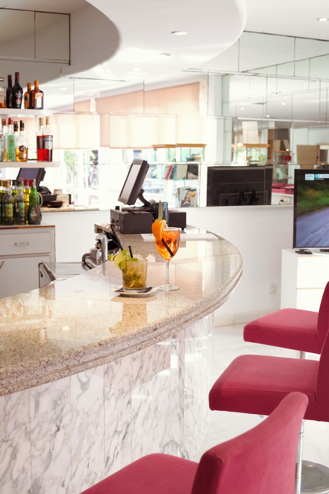 Hotel JS Sol de Can Picafort - Adults Only — Restaurant & bars in Can Picafort, Balearic Islands