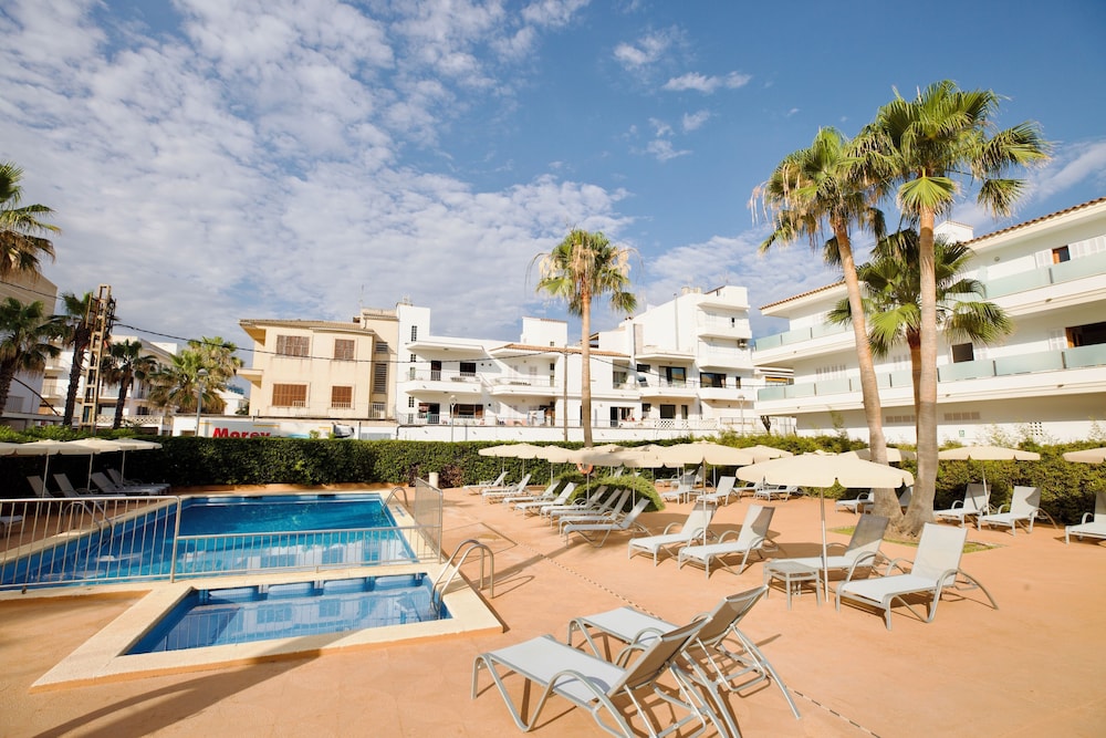 Hotel JS Sol de Can Picafort - Adults Only — Swimming pool in Can Picafort, Balearic Islands