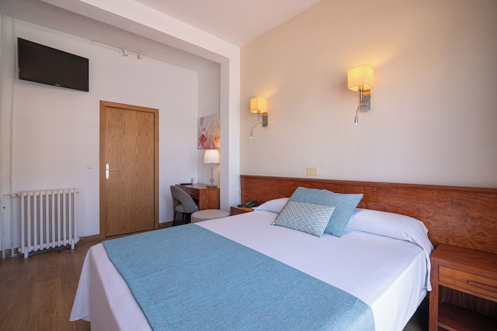 Hotel JS Sol de Can Picafort - Adults Only — Hotel rooms in Can Picafort, Balearic Islands