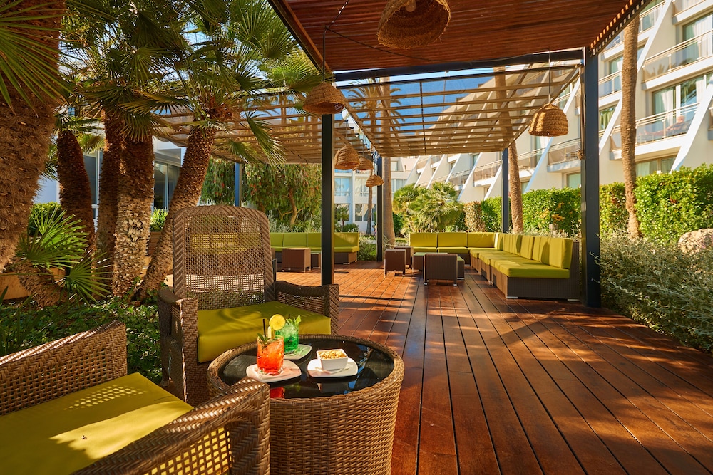 Protur Sa Coma Playa Hotel & Spa — Restaurant & bars in Sa Coma, Balearic Islands