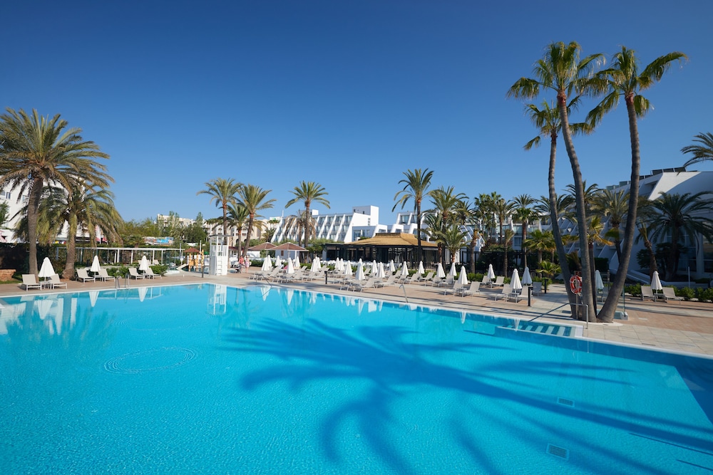 Protur Sa Coma Playa Hotel & Spa — Swimming pool in Sa Coma, Balearic Islands